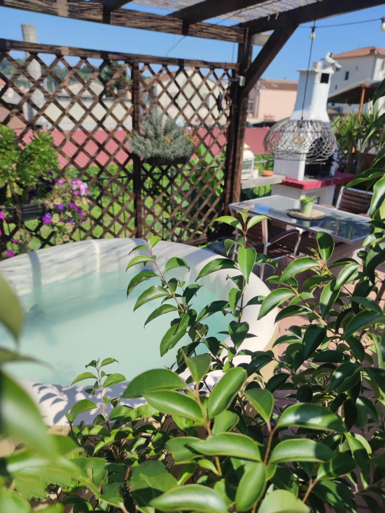 Exotic Flavour House Hotel ลาสเปเซีย ภายนอก รูปภาพ